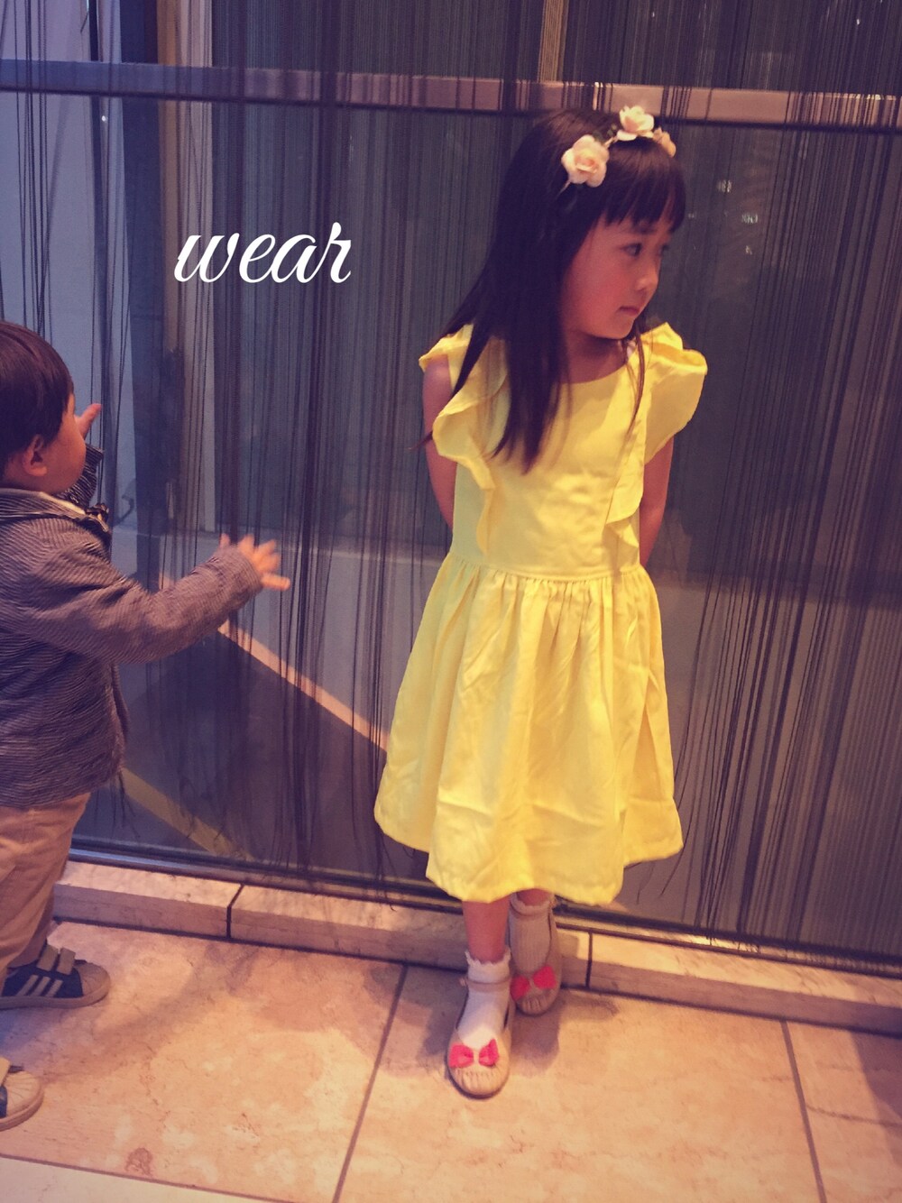「wedding party」｜「H&Mのアイテム（ワンピース、イエロー系）」を使った、chihiroさん（キッズ・110cm）の春コーディネートの1枚目の写真