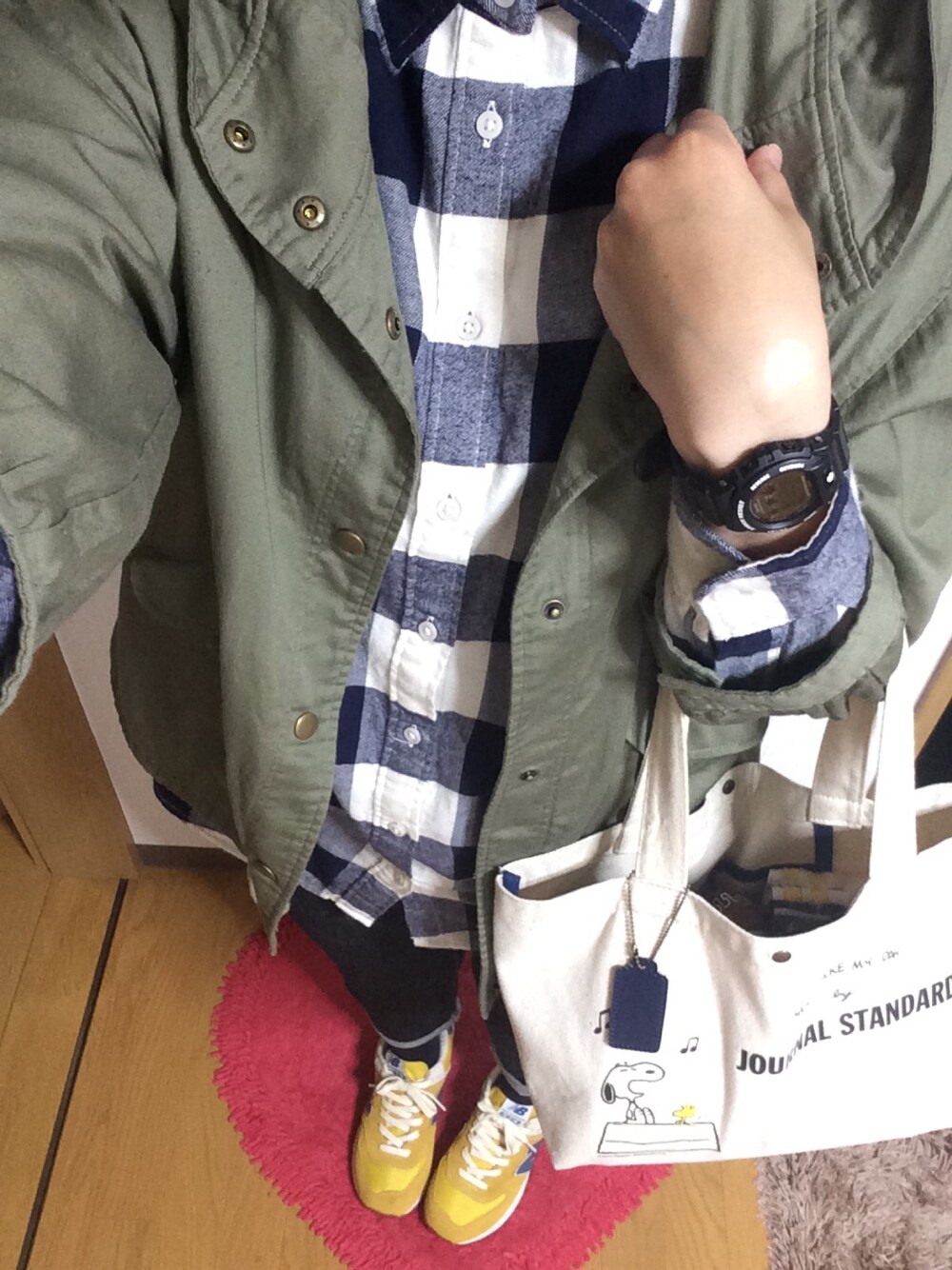 「UNIQLO、デニム、ニューバランス、ジャーナルスタンダード、チェックシャツ」｜「Green　Parksのアイテム（モッズコート、グリーン系）」を使った、yuki＊*さん（レディース・157cm）の春コーディネートの1枚目の写真
