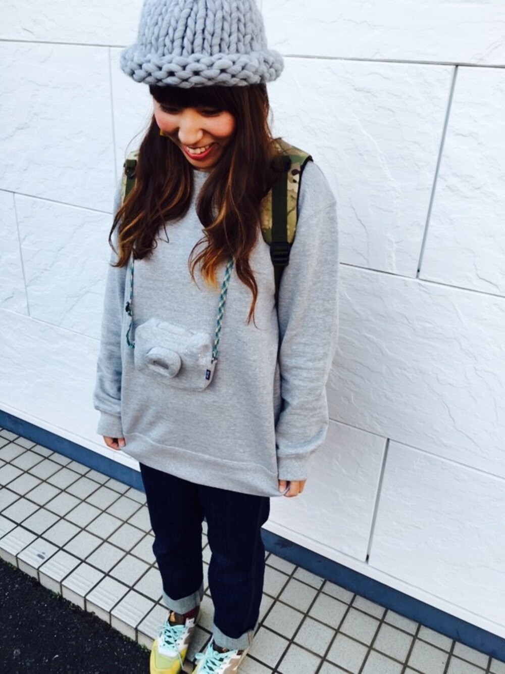 「楽チンコーデ、ニット帽、どんぐり帽子、ne-net、グレー、グレーコーデ」｜「Another Editionのビッグニットキャップ/AE BIG KNIT CAP（ニットキャップ/ビーニー、グレー系）」を使った、manamekkoさん（レディース・157cm）の冬コーディネートの1枚目の写真