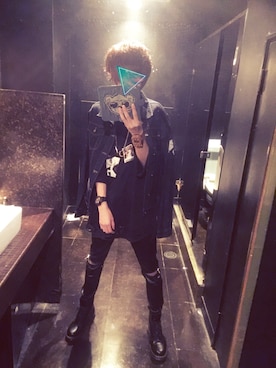 「MCM（エムシーエム）のアイテム（アクセサリー）」を使った、森永ここあ さん（メンズ・178cm）の秋コーディネート