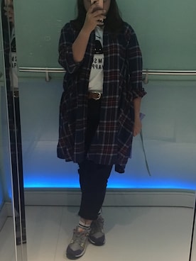 「MONKI（モンキ）のアイテム（シャツワンピース）」を使った、キャシーさん（レディース・160cm）の秋コーディネート