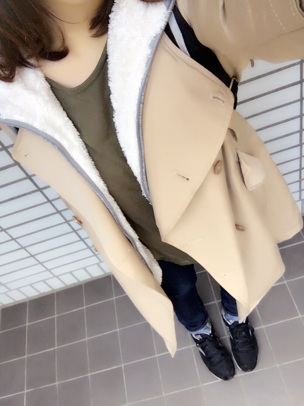 「大人カジュアル、トレンチコート、パーカー、UNIQLO、GU、デニム、サッカニー」｜「CIAOPANICの【Ciaopanic】ノーカラーテロンチ（トレンチコート、ベージュ系）」を使った、paola♪さん（レディース・157cm）の秋コーディネートの1枚目の写真