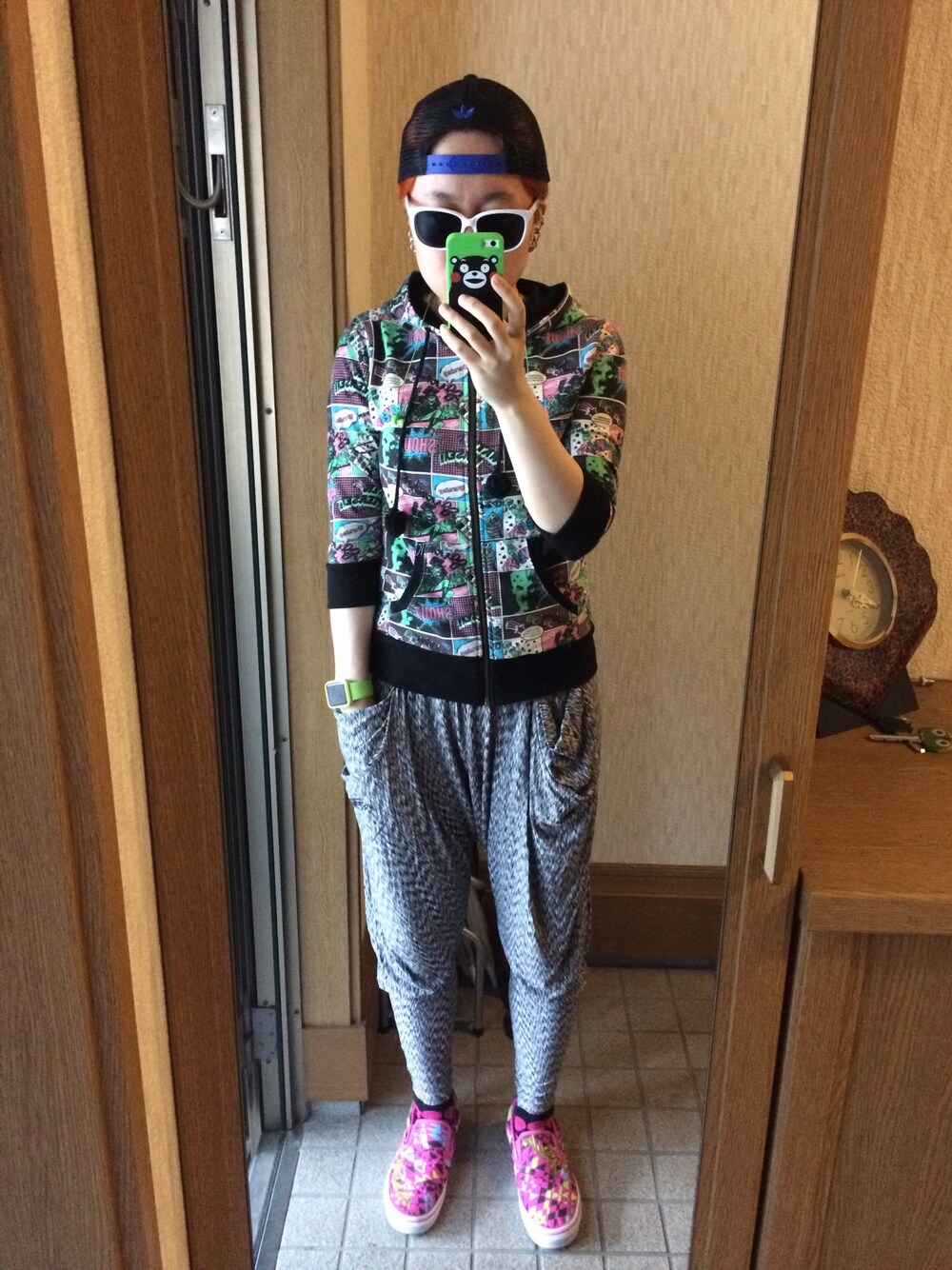 「VANS、adidas originals、COCOLULU、古着」｜「VANSのアイテム（スニーカー、ピンク系）」を使った、keiさん（メンズ・160cm）の秋コーディネートの1枚目の写真