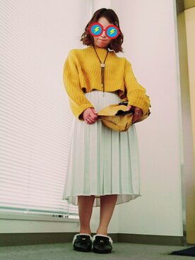 「GU（ジーユー）のアイテム（スカート、ホワイト系）」を使った、Yuriko  Tsuneokaさん（レディース・155cm）の秋コーディネート