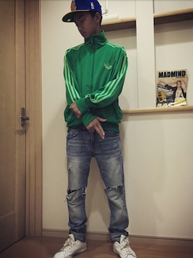 Kalassy Nikoffさんのコーディネート