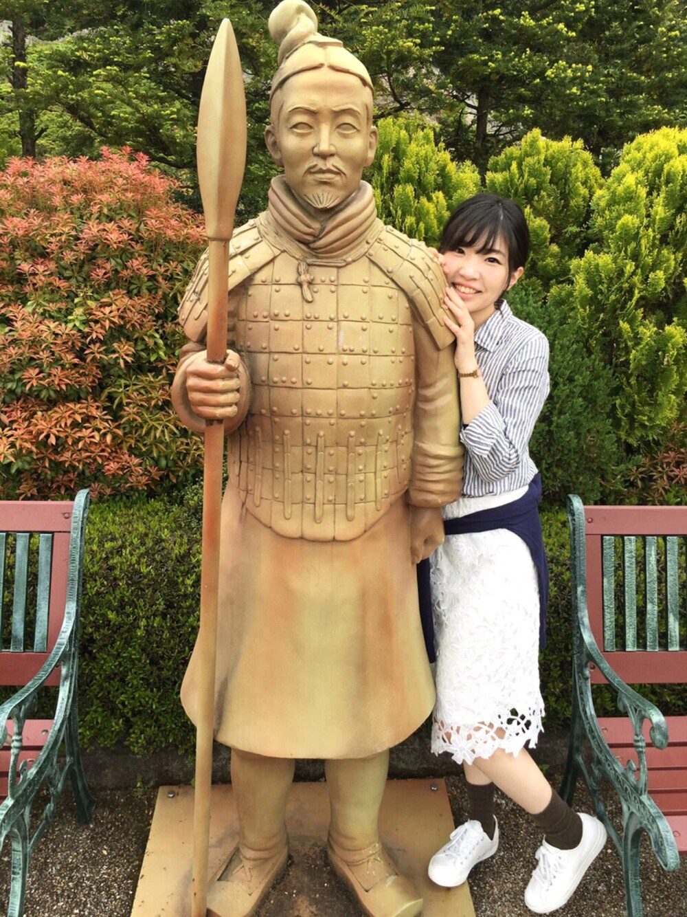 「カジュアル、はるコーデ、大人カジュアル、スニーカー、休日スタイル、ロングスカート、レース、チビーズ✳︎、シャツスタイル、プチプラ」｜「UNIQLOのアイテム（シャツ/ブラウス、その他）」を使った、halさん（レディース・152cm）の春コーディネートの1枚目の写真