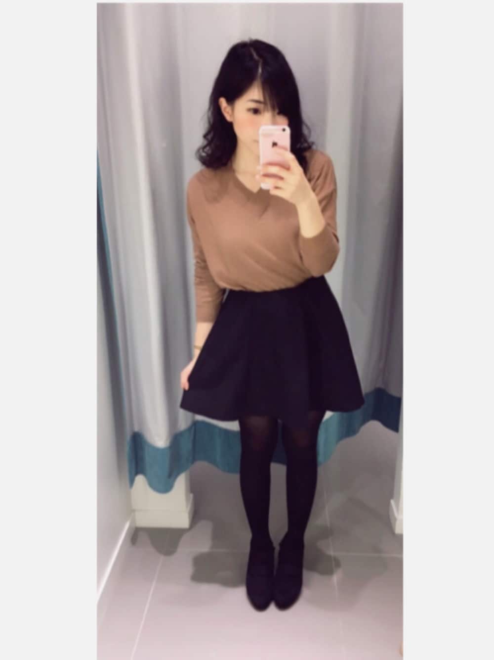 「カジュアル、autumn、casual、秋のコーデ、キャメル、ブラック、チビーズ✳︎」｜「GLOBAL WORKの12ゲージウールカシミヤVチュニック長袖/719931（ニット/セーター、ブラウン系）」を使った、halさん（レディース・152cm）の秋コーディネートの1枚目の写真