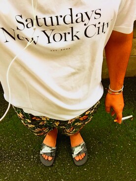「サタデーズ ニューヨークシティ (Saturdays NYC)」｜「アイテム（サンダル）」を使った、ゆっけさん（メンズ・170cm）の夏コーディネート