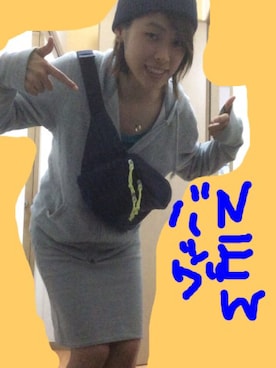 「アイテム（ボディバッグ/ウエストポーチ、ブルー系）」を使った、浜焼娘さん（レディース・155cm）の春コーディネート