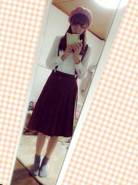 「ひざ丈スカート」｜「アイテム（ハンチング/ベレー帽）」を使った、ぴな子さん（レディース・165cm）の秋コーディネート