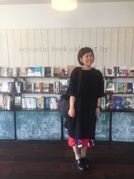 「no brand（ノーブランド）のアイテム（ワンピース、ブラック系）」を使った、アコースティックブックカフェバーバイさん（レディース）の夏コーディネート