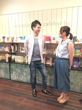 「no brand（ノーブランド）のアイテム（デニムパンツ、ブルー系）」を使った、アコースティックブックカフェバーバイさん（レディース）の夏コーディネート