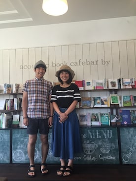 「no brand（ノーブランド）のアイテム（デニムスカート、ブルー系）」を使った、アコースティックブックカフェバーバイさん（レディース）の夏コーディネート