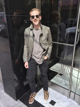 「rag & bone（ラグアンドボーン）のアイテム（トップス）」を使った、Christopher Braunさん（メンズ・173cm）の夏コーディネート