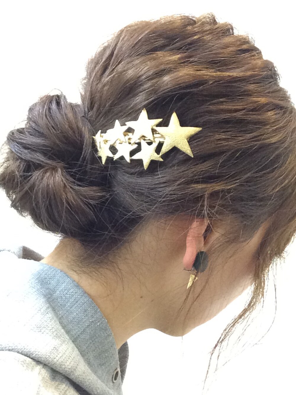 「波ウェーブ」｜「Latticeのアイテム（バレッタ/ヘアクリップ、ゴールド系）」を使った、えみちさん（レディース・158cm）の冬コーディネートの1枚目の写真