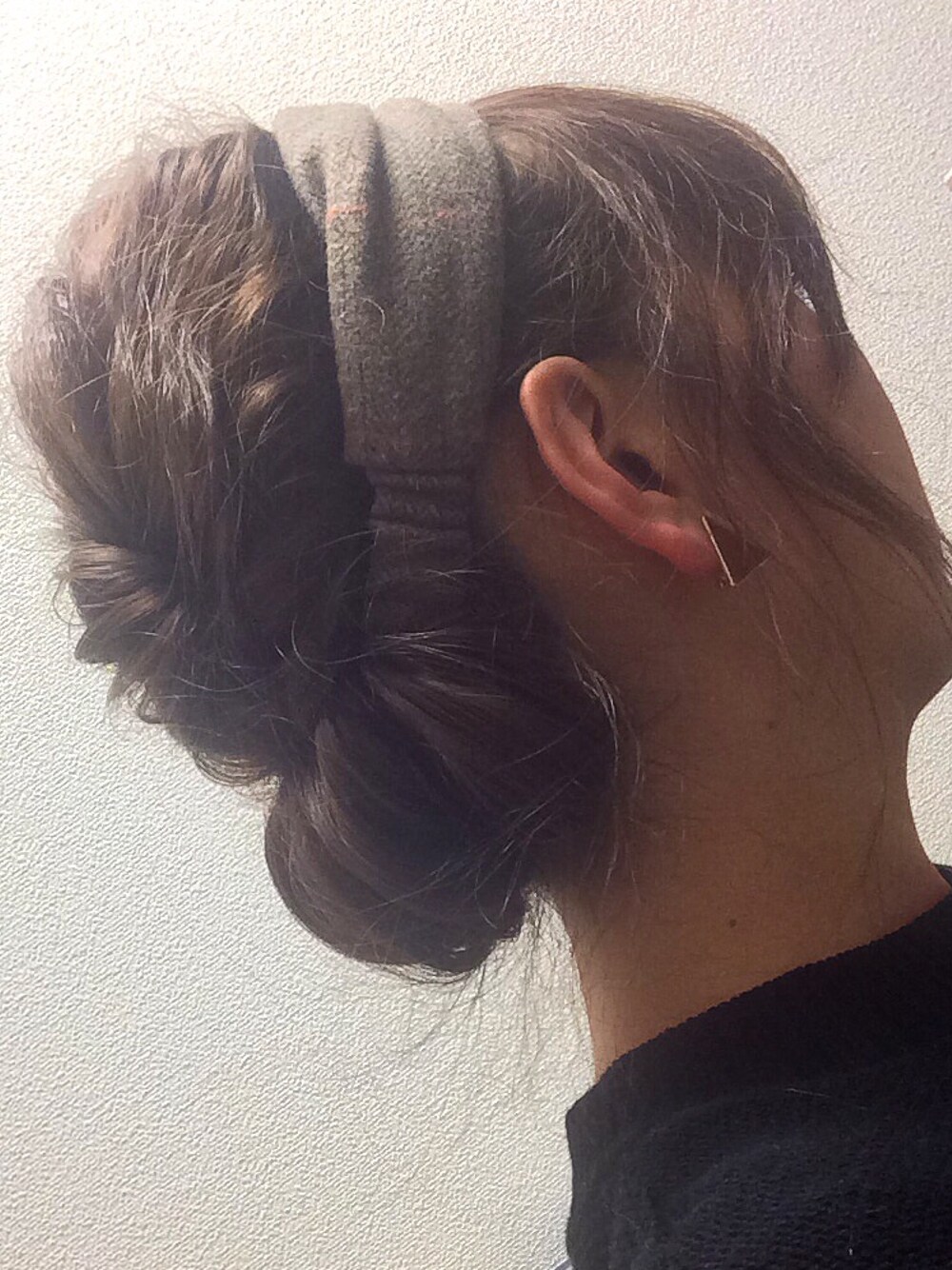 「ヘアアレンジ、波ウェーブ、ヘアバンド」｜「salut!のアイテム（ヘアバンド、その他）」を使った、えみちさん（レディース・158cm）の冬コーディネートの1枚目の写真
