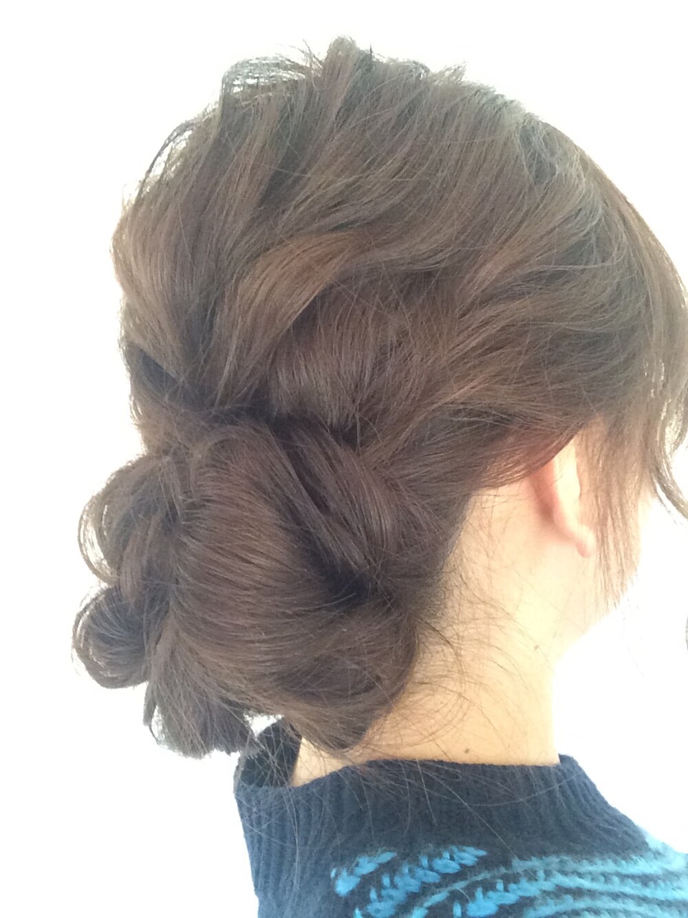 「波ウェーブ、ヘアアレンジ」｜「2% TOKYOの【JILLE 掲載】カラーボーダーニットプルオーバー（ニット/セーター、オレンジ系）」を使った、えみちさん（レディース・158cm）の冬コーディネートの1枚目の写真
