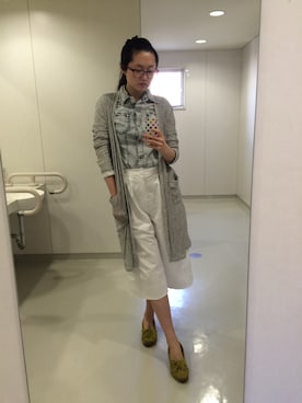 「アイテム（モカシン/デッキシューズ、グリーン系）」を使った、Luyi Zhengさん（レディース・172cm）の秋コーディネート