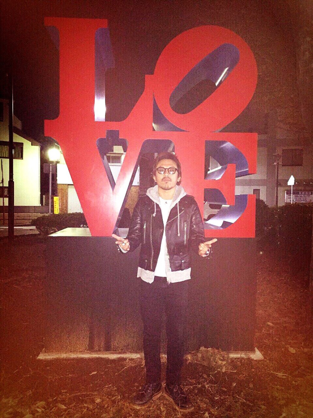 「LOVE、BOB、ライダース、tricker's、audemarspiguet、Moscot」｜「audemarspiguetのアイテム（アナログ腕時計、ブルー系）」を使った、イニシャルBさん（メンズ・165cm）の冬コーディネートの1枚目の写真