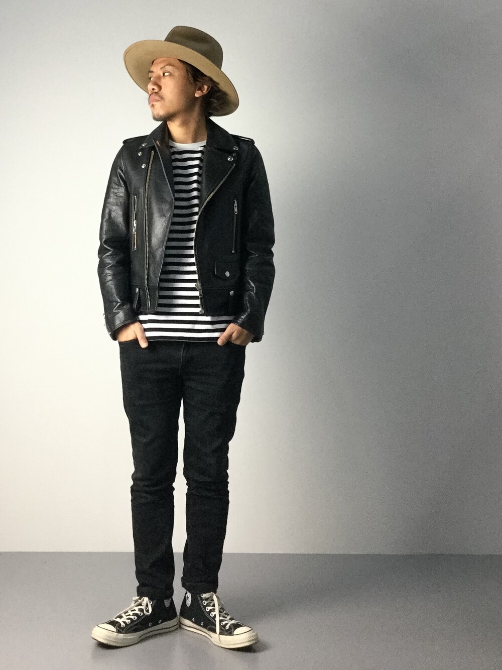 「Rags Mcgregor、KIJIMA TAKAYUKI、converse、ツバ広ハット、ボーダー」｜「KIJIMA TAKAYUKIのアイテム（ハット、ベージュ系）」を使った、イニシャルBさん（メンズ・165cm）の秋コーディネートの1枚目の写真