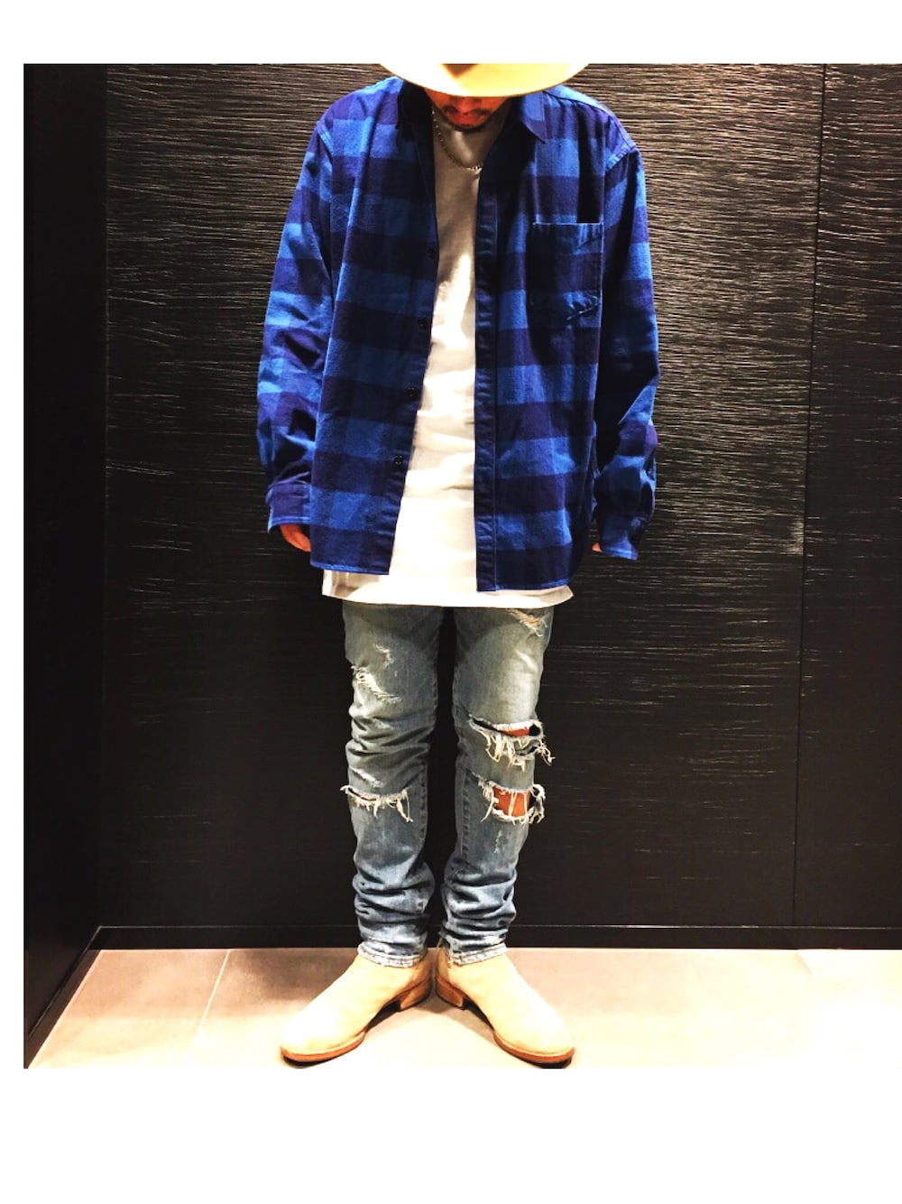「Rags Mcgregor、fear of god、Saint Laurent、tiffany&co」｜「RAGS McGREGOR のアイテム（シャツ/ブラウス、ブルー系）」を使った、イニシャルBさん（メンズ・168cm）の秋コーディネートの1枚目の写真