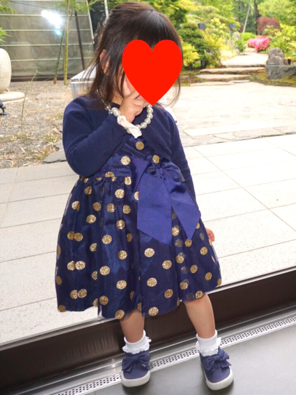 「キッズコーデ、3歳、おんなのこ、結婚式、ドレス、おめかしコーデ、H&M」｜「enchant petitのアイテム（ネックレス、ホワイト系）」を使った、kaedeさん（キッズ・100cm）の夏コーディネートの1枚目の写真