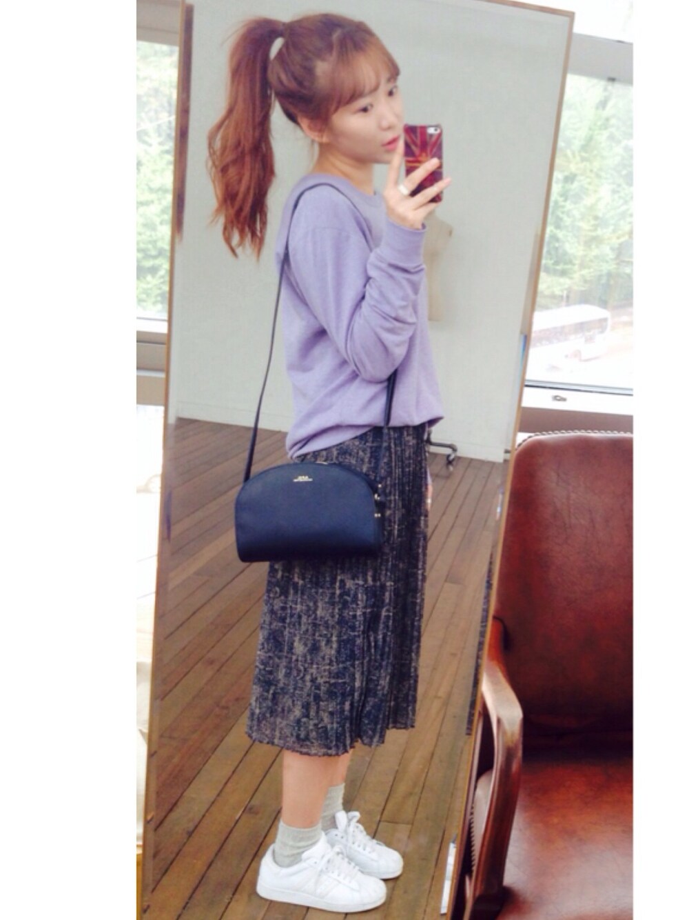 「daily look、Vivienne Westwood、A.P.C.、adidas、adidas originals、ootd、outfit、korea」｜「A.P.C.のa.p.c halfmoon bag. （ショルダーバッグ、その他）」を使った、jirong_kさん（レディース・170cm）の夏コーディネートの1枚目の写真
