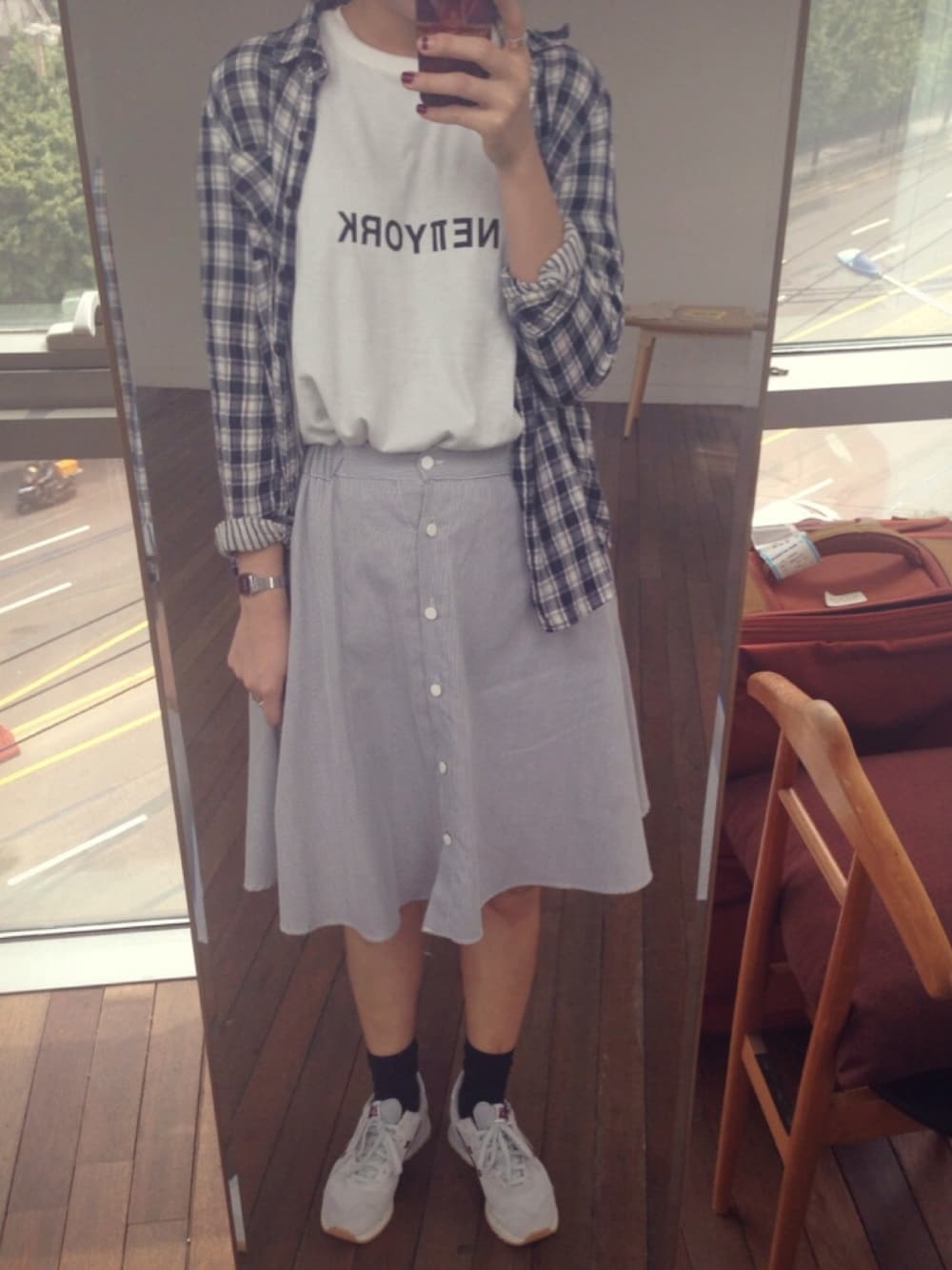 「Onitsuka Tiger、NOHANT、roompacker、daily look、korea、ootd、TOPSHOP」｜「NOHANTのアイテム（Tシャツ/カットソー、ホワイト系）」を使った、jirong_kさん（レディース・170cm）の秋コーディネートの1枚目の写真