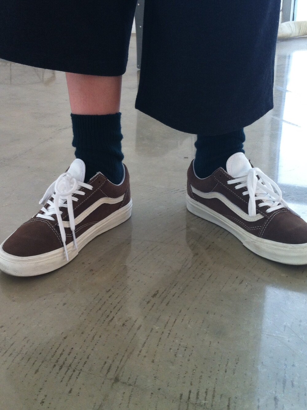 「VANS、daily look、roompacker、와이드팬츠」｜「VANSのアイテム（スニーカー、ブラウン系）」を使った、jirong_kさん（レディース・170cm）の秋コーディネートの1枚目の写真