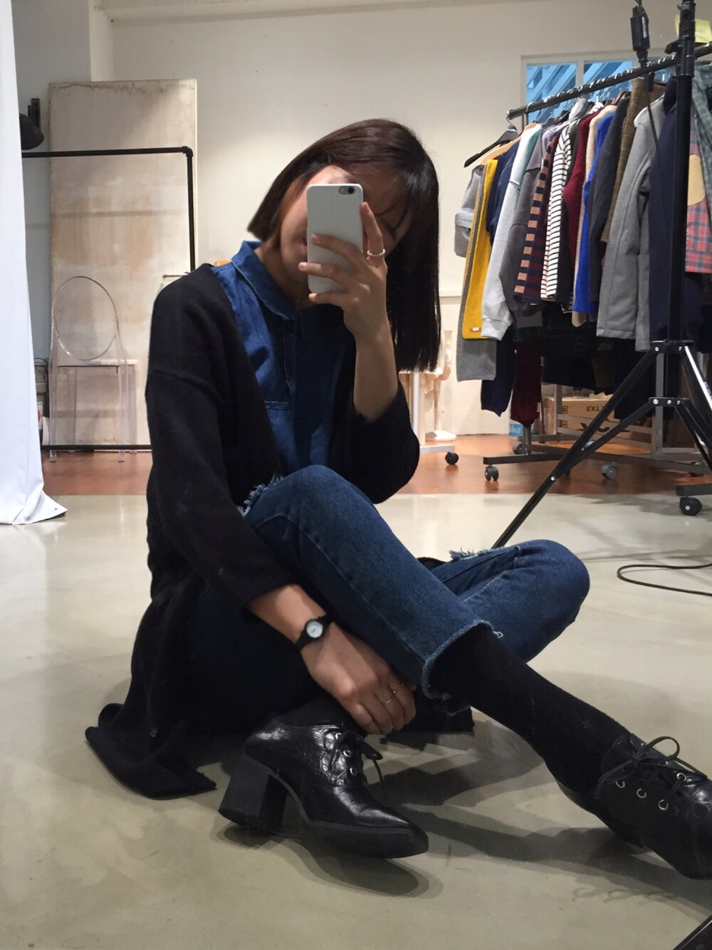 「ootd、denim、CELINE、ZARA、CASIO、blue、daily look」｜「CASIOのアイテム（アナログ腕時計、ブラック系）」を使った、jirong_kさん（レディース・170cm）の秋コーディネートの1枚目の写真