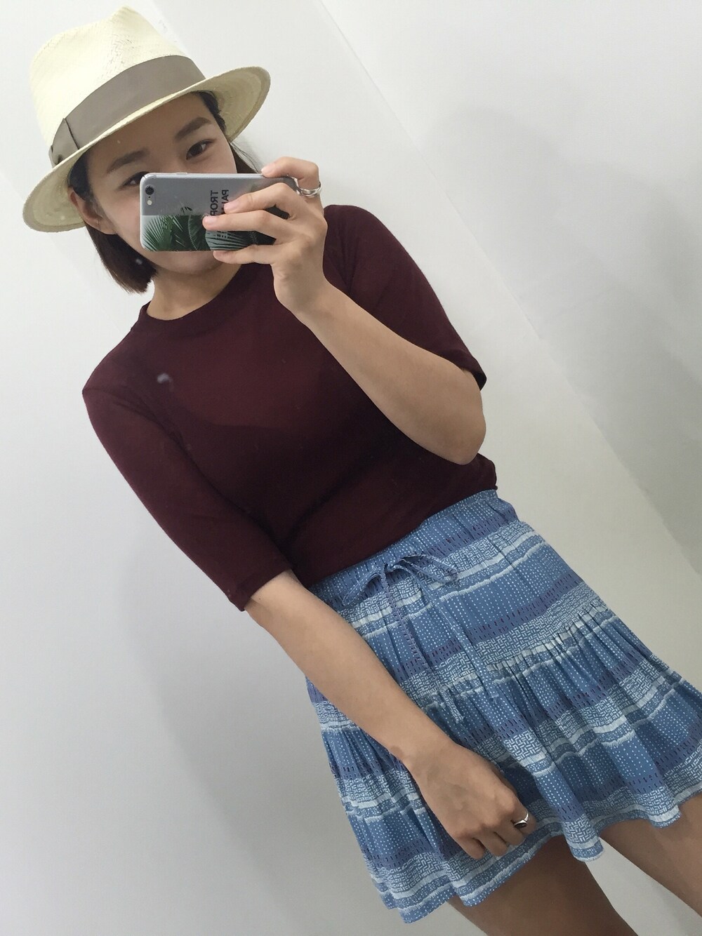 「夏コーデ、ootd、きれいめカジュアル、カジュアル、daily look、summer、skirt、데일리룩」｜「no brandのアイテム（Tシャツ/カットソー、レッド系）」を使った、jirong_kさん（レディース・170cm）の夏コーディネートの1枚目の写真