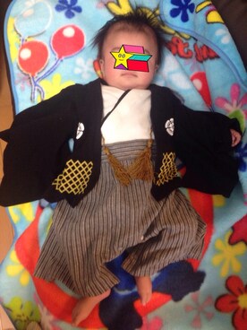 「アイテム（ロンパース、ブラック系）」を使った、hitomiさん（キッズ・70cm）の春コーディネート