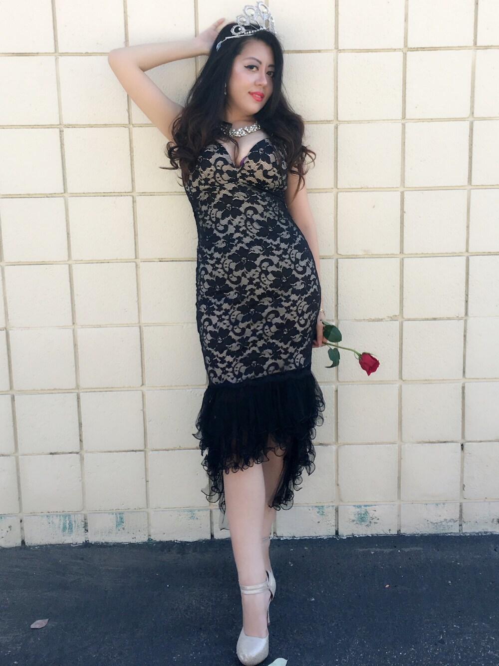 「R29SweaterWeather、Cocktail dress、dress、evening dress」｜「TerryNのアイテム（ドレス、ブラック系）」を使った、Terry Nguyenさん（レディース・163cm）の秋コーディネートの1枚目の写真