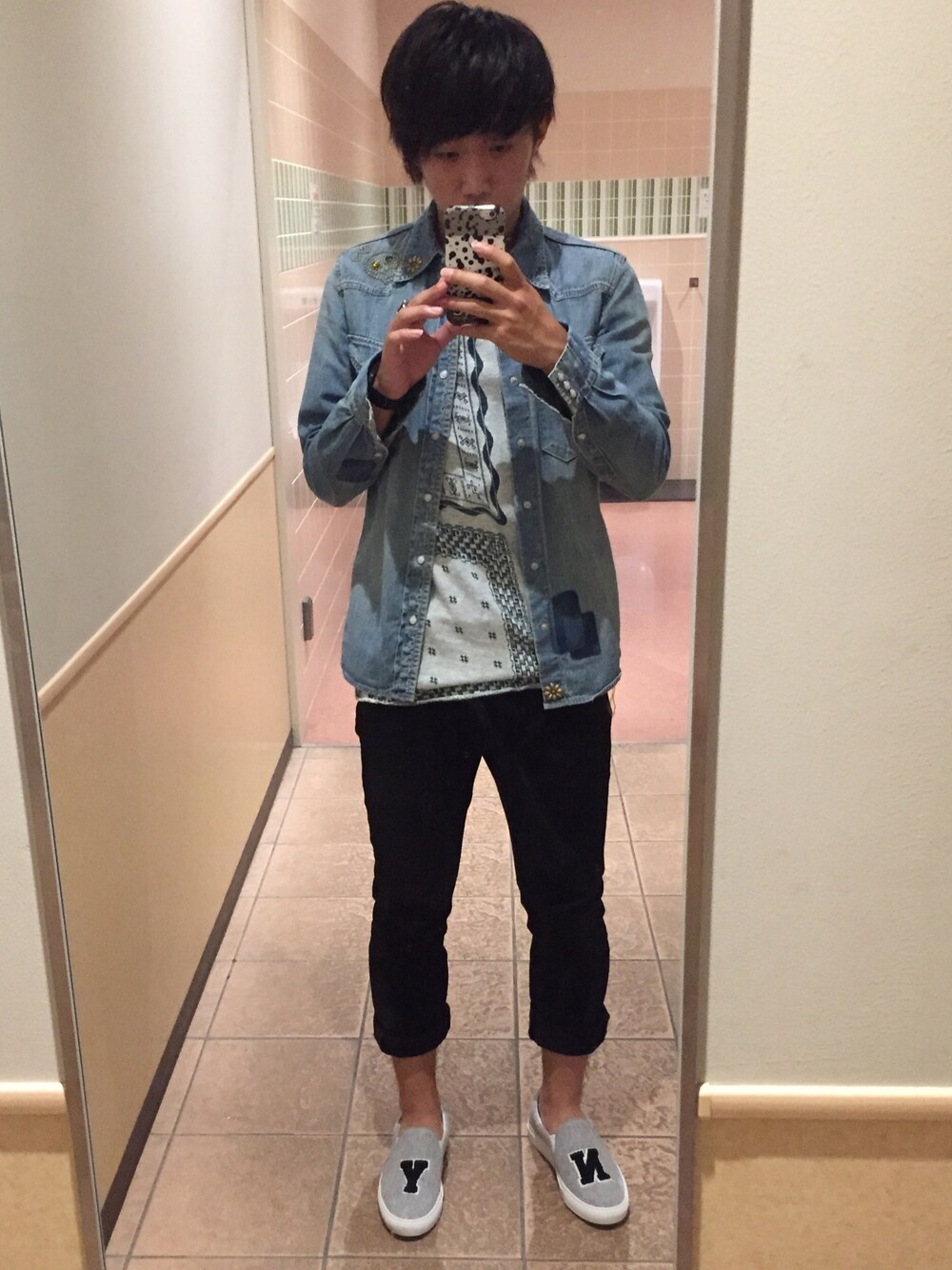 「REMI RELIEF、joshua sanders」｜「REMI RELIEFのアイテム（シャツ/ブラウス、ブルー系）」を使った、SYUMAさん（メンズ・173cm）の秋コーディネートの1枚目の写真