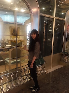 「JIMMY CHOO（ジミーチュウ）のアイテム（その他シューズ）」を使った、CharleneYellowさん（レディース・162cm）の秋コーディネート