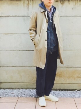 「sneakers」｜「アイテム（ステンカラーコート）」を使った、mune16さん（メンズ・170cm）の春コーディネート