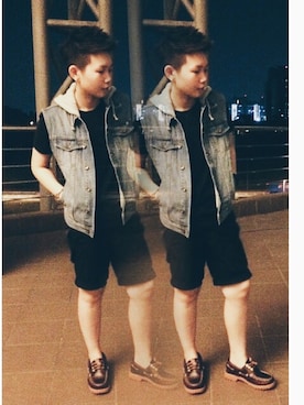 「TOPMAN（トップマン）のアイテム（デニムジャケット）」を使った、Shawn Wongさん（メンズ・168cm）の秋コーディネート