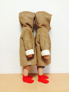 「双子コーデ」｜「アイテム（ムートンコート）」を使った、fmnnさん（キッズ・90cm）の秋コーディネート