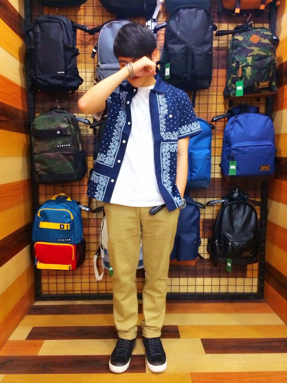 「PROVIDERの
（シャツ/ブラウス、ブルー系）」を使った、Elo Himさん（メンズ・174cm）の夏コーディネートの1枚目の写真