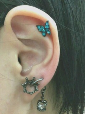 「ROQUEのアイテム（アクセサリー）」を使った、暁さん（レディース・156cm）の冬コーディネート