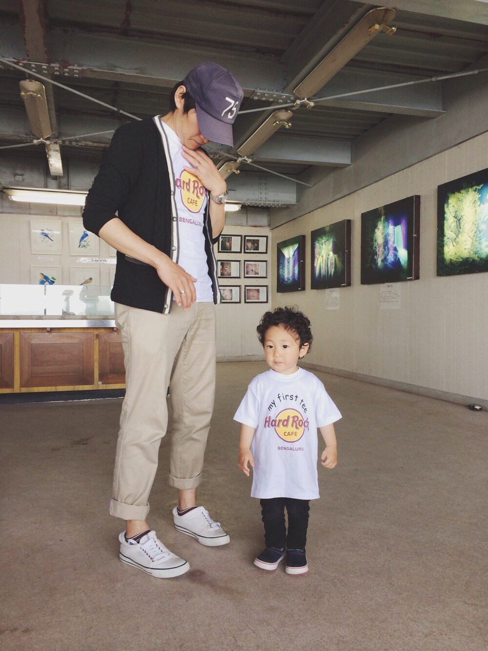 「ペアルック」｜「アイテム（Tシャツ/カットソー、ホワイト系）」を使った、ryunbeさん（キッズ・80cm）の夏コーディネートの1枚目の写真