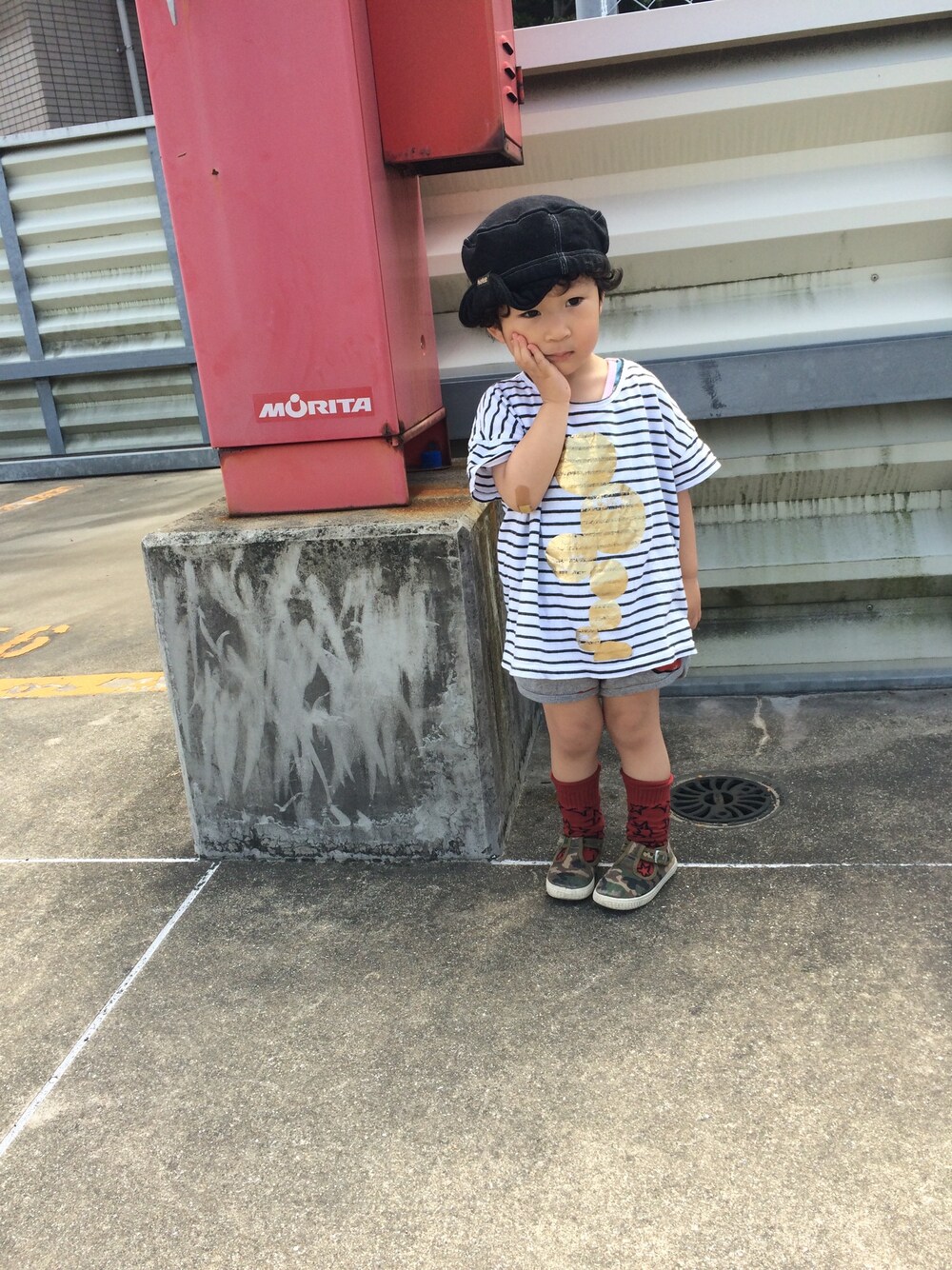 「韓国子供服」｜「韓国子供服のアイテム（Tシャツ/カットソー、ホワイト系）」を使った、ryunbeさん（キッズ・90cm）の夏コーディネートの1枚目の写真