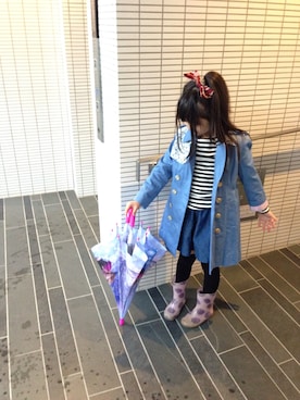 「ボーダーTシャツ」｜「アイテム（トレンチコート）」を使った、nnnさん（キッズ・110cm）の冬コーディネート