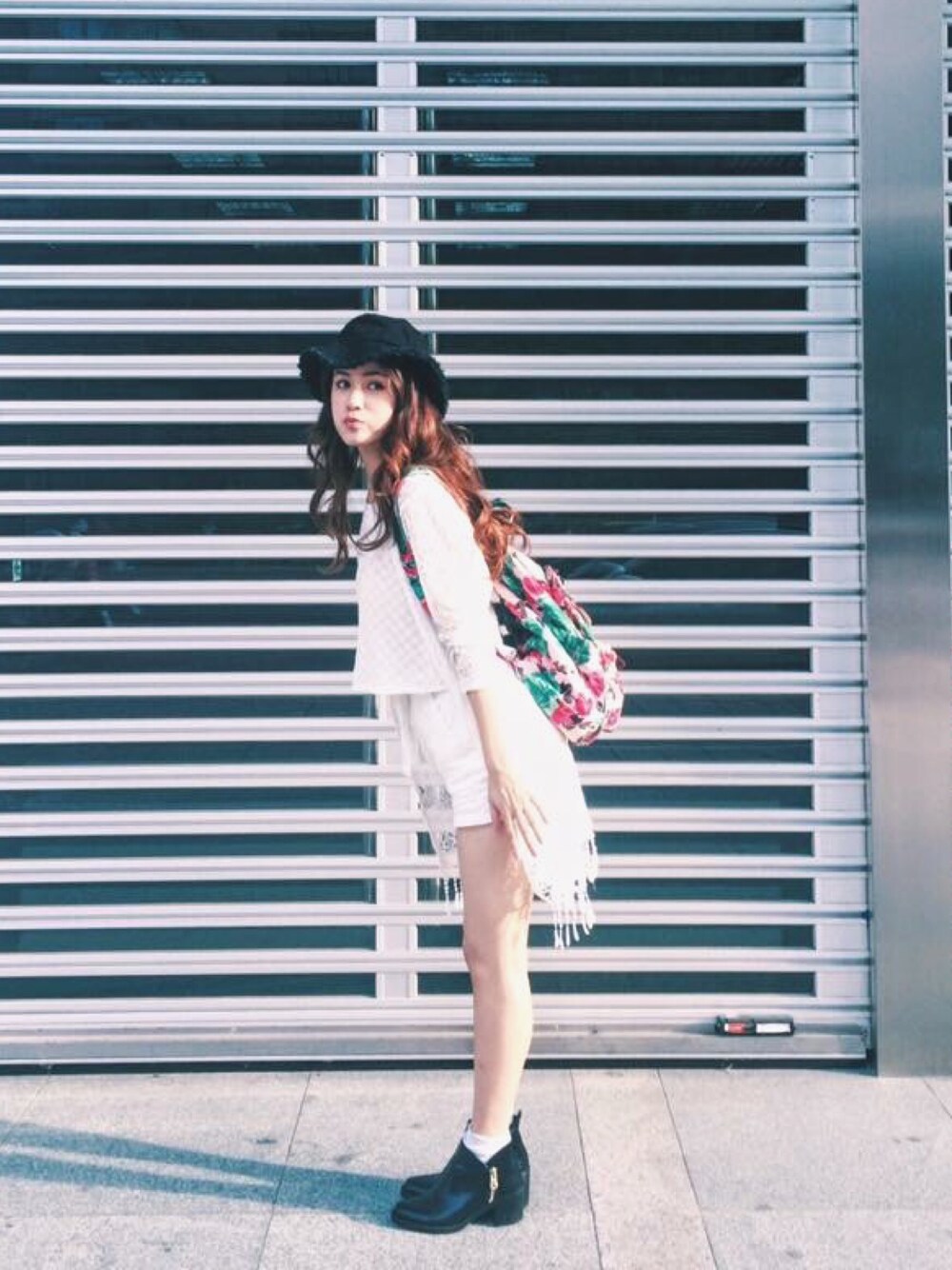 「ootd、summer、black and white、sneakers」｜「MURUAのアイテム（テーラードジャケット、ホワイト系）」を使った、王藝安さん（レディース・170cm）の夏コーディネートの1枚目の写真