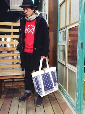 「REIGNING CHAMP（レイニングチャンプ）のアイテム」を使った、lesstaiwanさん（メンズ・180cm）の冬コーディネート