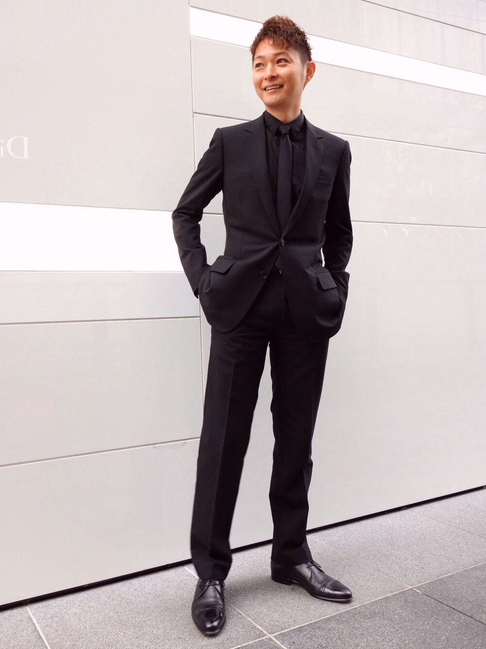 qkさんの「Dior homme 黒スーツ（Dior homme）」を使ったコーディネート