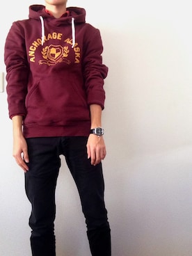 「H&M（エイチ・アンド・エム）のアイテム（パーカー、レッド系）」を使った、T@kahashiさん（メンズ・177cm）の冬コーディネート