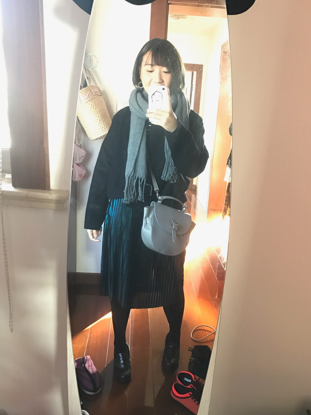 「Meli Meloのアイテム（ショルダーバッグ、グレー系）」を使った、丢丢丢酱さん（レディース・162cm）の秋コーディネートの1枚目の写真