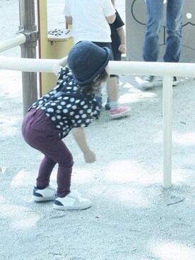 「アイテム（デニムパンツ、レッド系）」を使った、ICOさん（レディース・90cm）の秋コーディネート