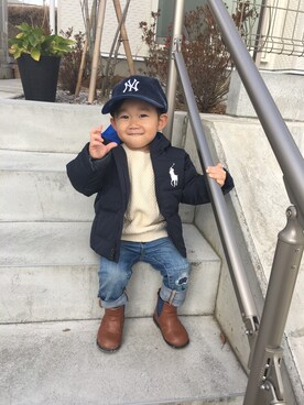 「babyGAP（babyGAP）のアイテム（ニット/セーター、ホワイト系）」を使った、RICK&SARAHさん（キッズ・110cm）の冬コーディネート